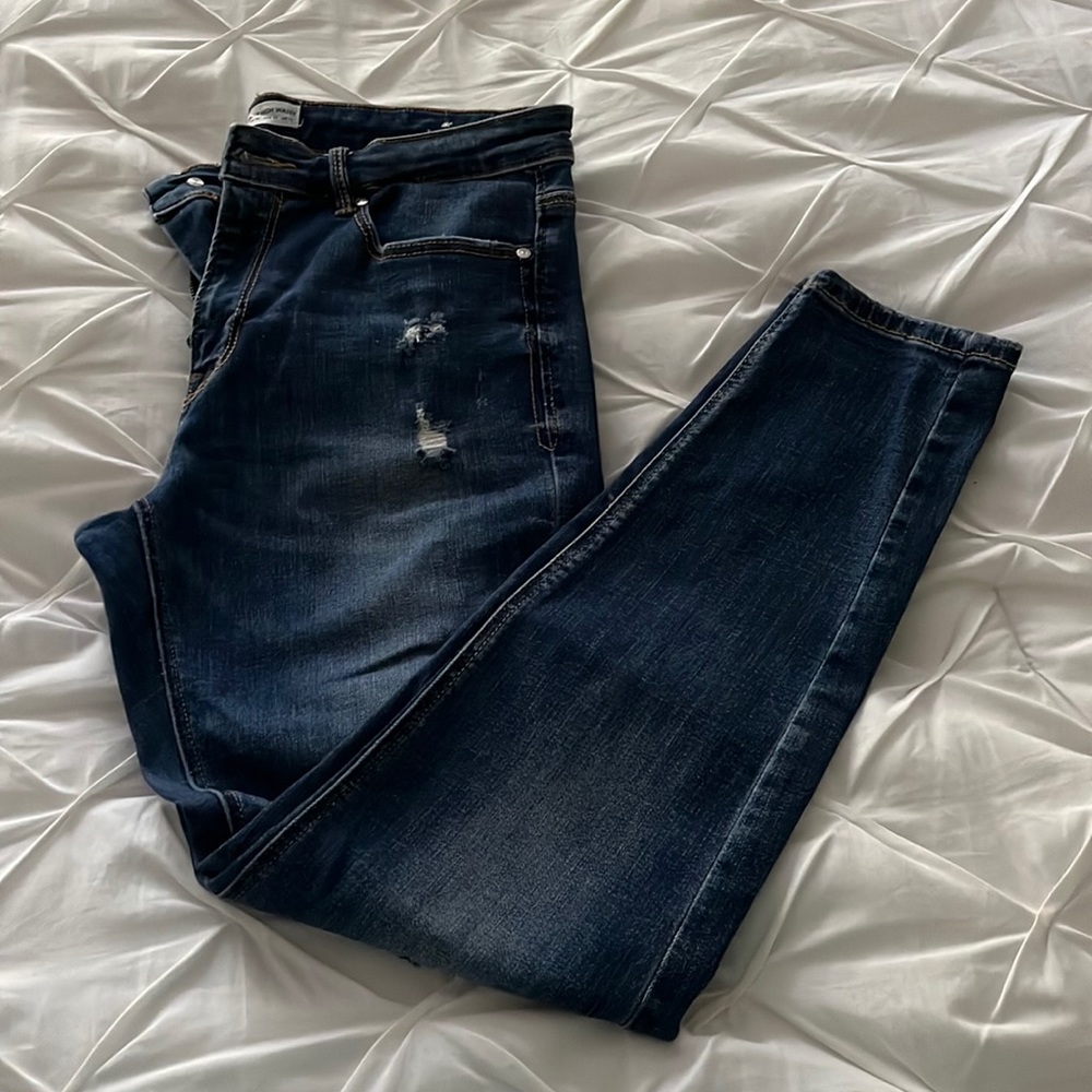 STRADIVARIUS DARK WASH SKINNY JEANS (US10)